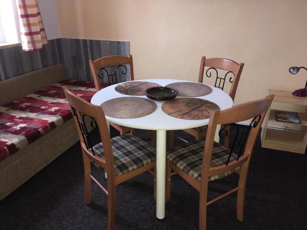 Apartmany Forest Kovarska Luaran gambar